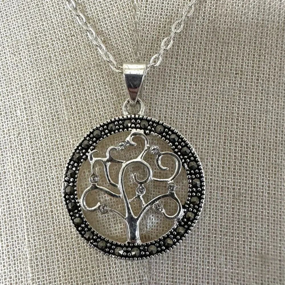 Silvertone tree of lifeโMarcasite pendant necklace